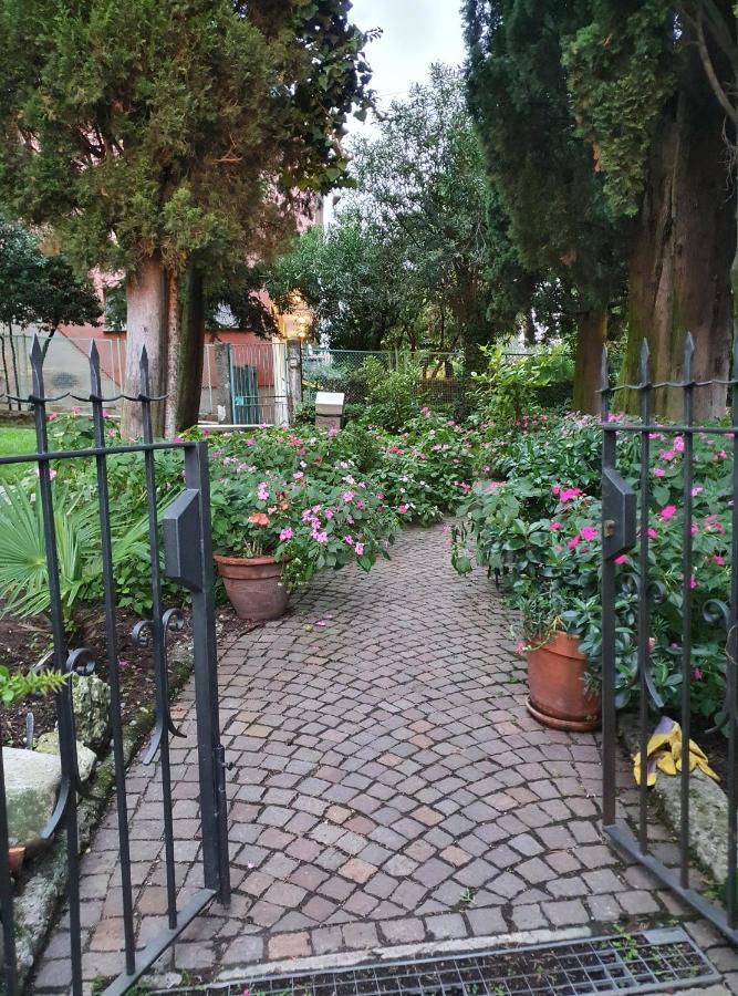 Bed & Breakfast La Lampara *
