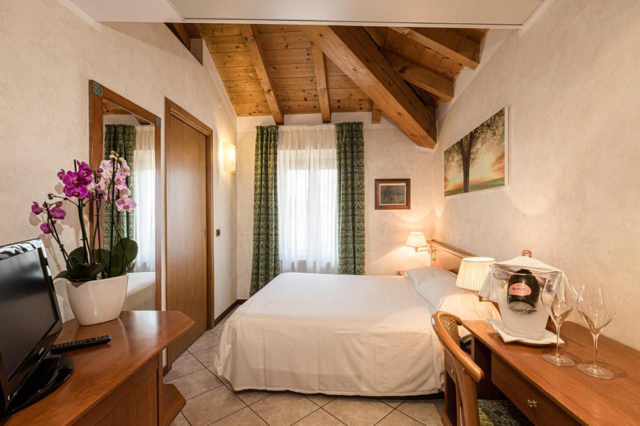 Corte Regina 3* Sirmione