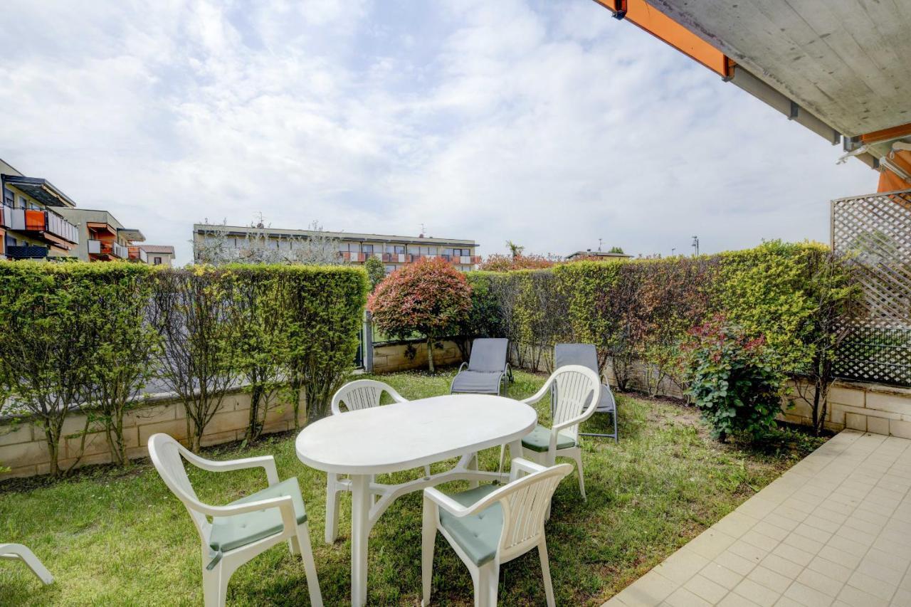 Benacus F4 *