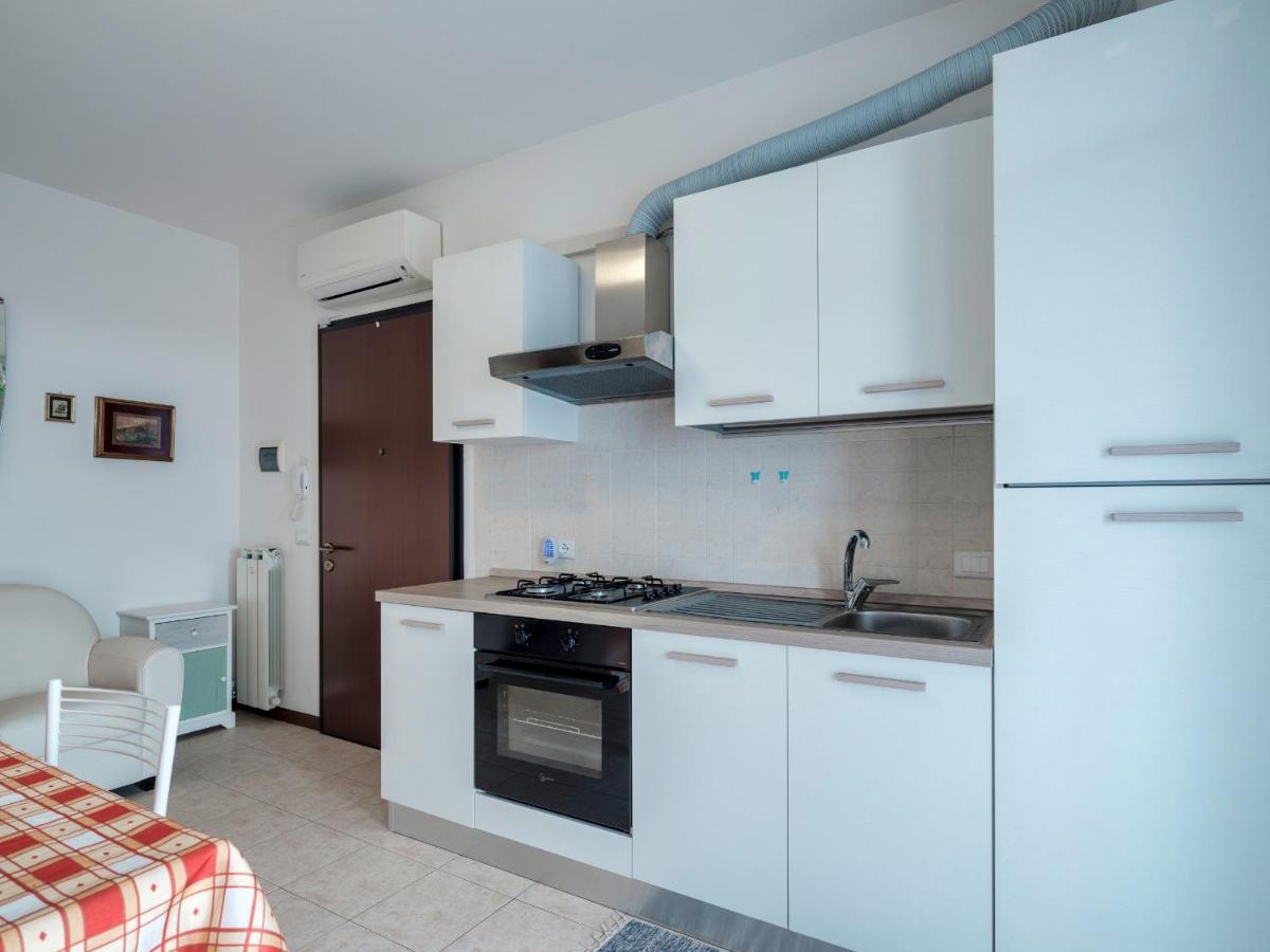 Flowered Balcony - 2 Bedrooms Sirmione