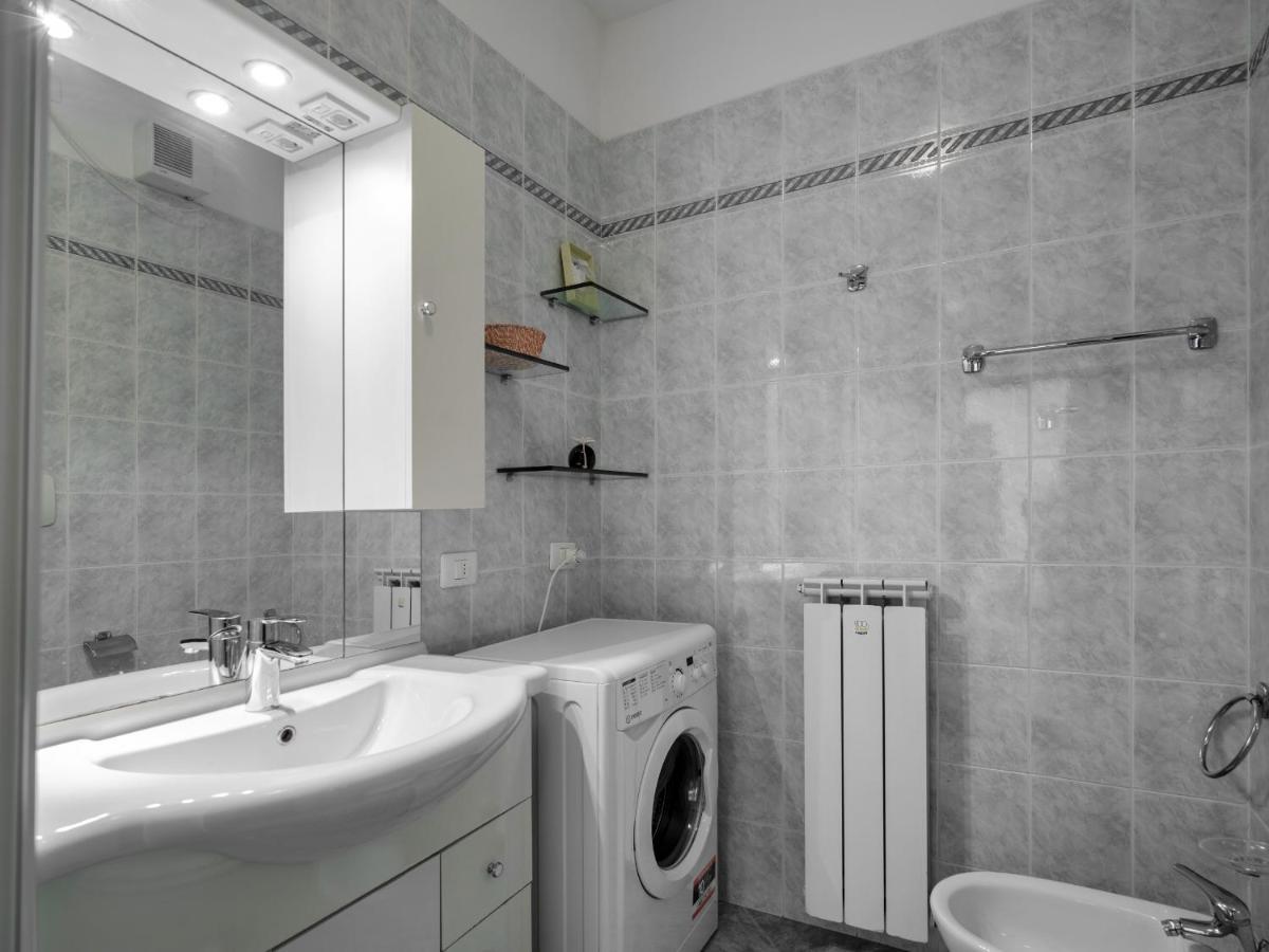 Apartment Flowered Balcony - 2 Bedrooms *