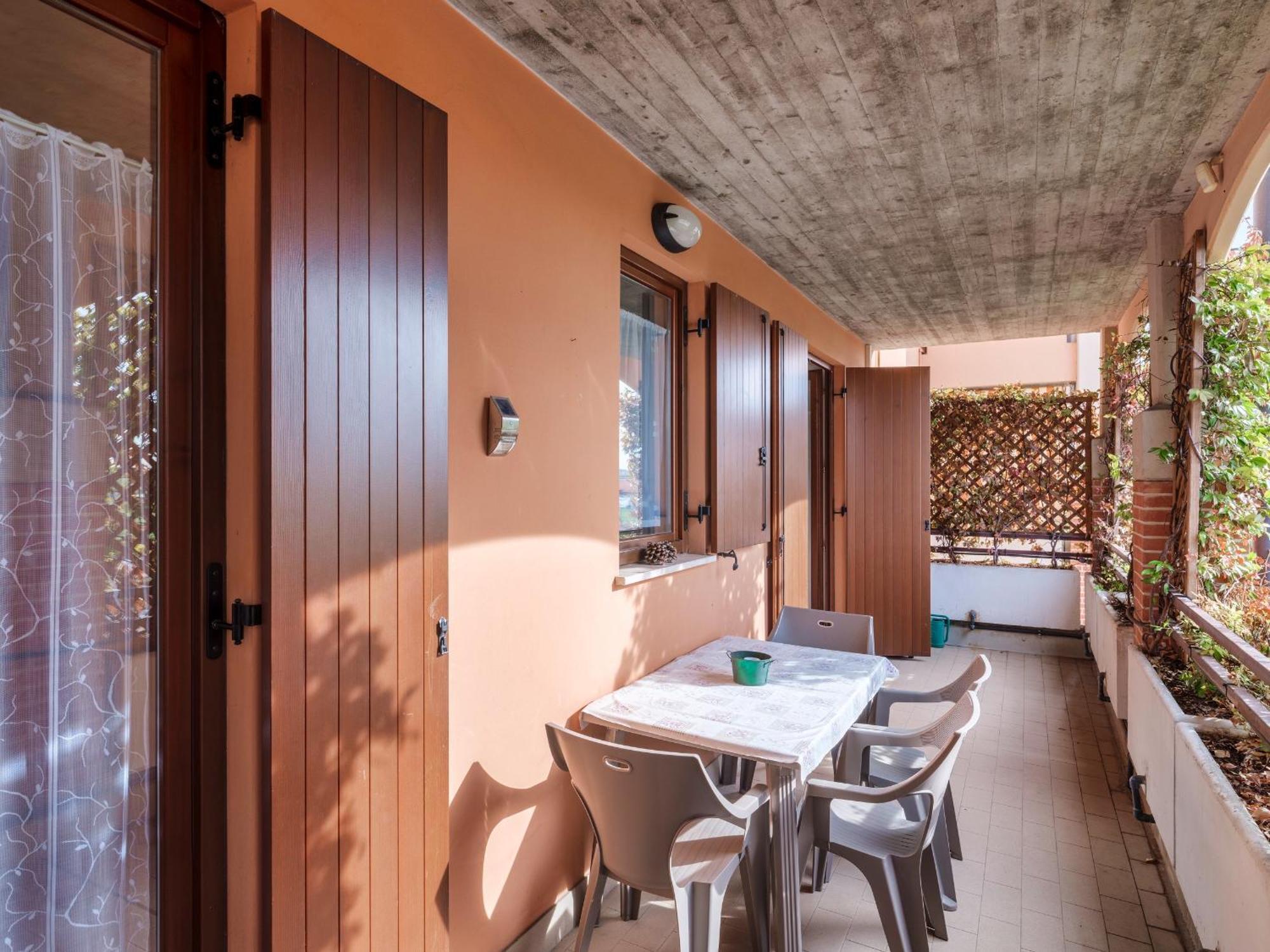 Flowered Balcony - 2 Bedrooms Sirmione