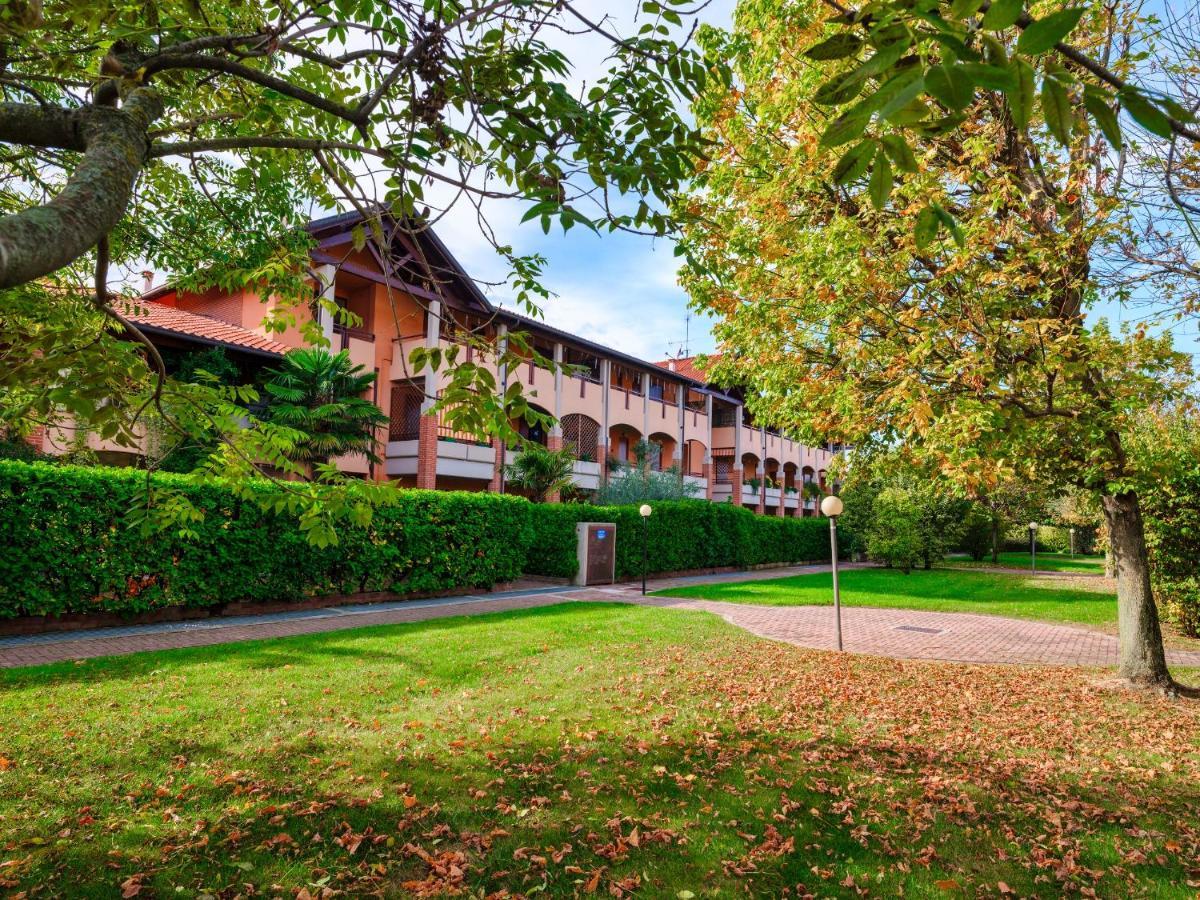 Flowered Balcony - 2 Bedrooms Sirmione