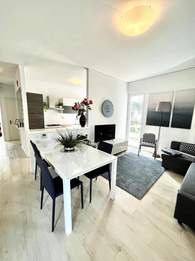 Your Familyapartment In Sirmione