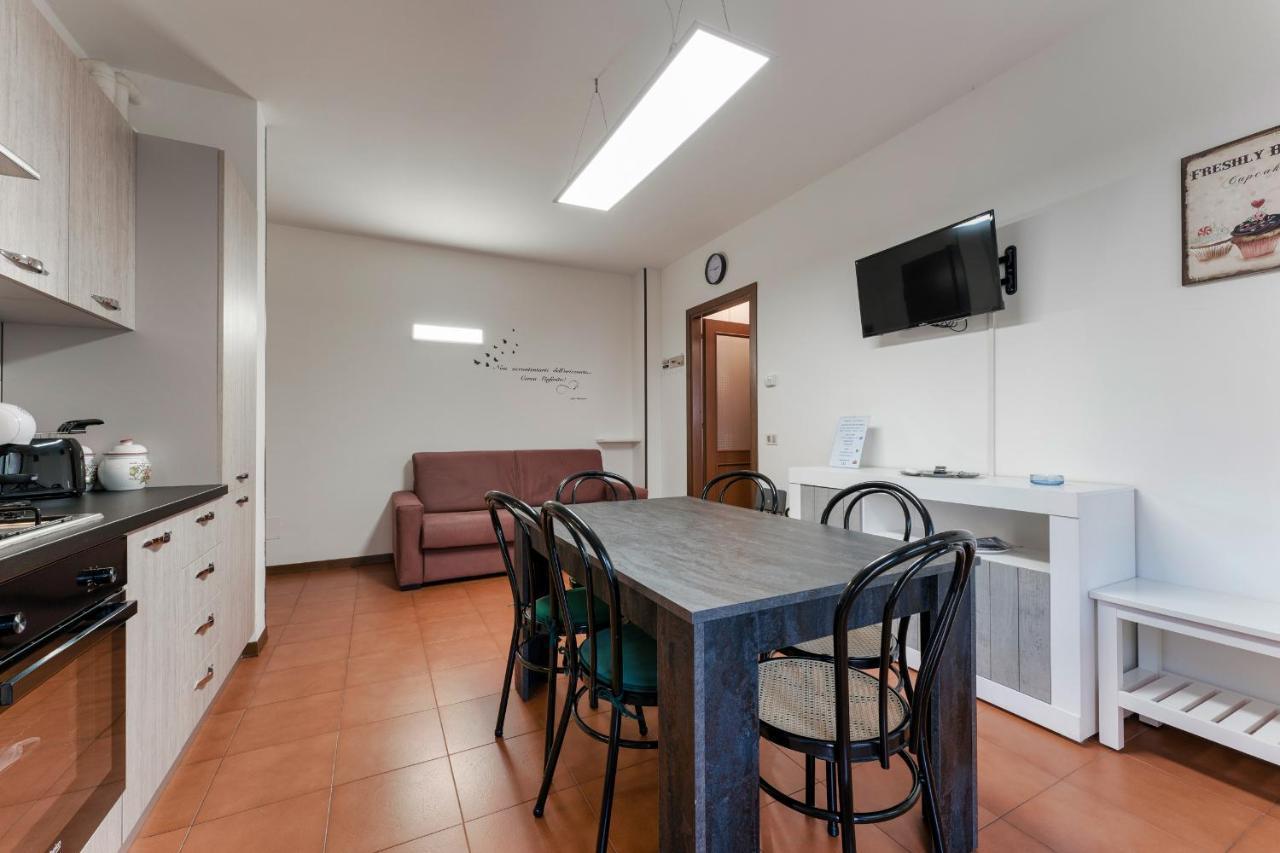 Angelica - Piano Terra Con Terrazza, Piscina E Garage Apartment