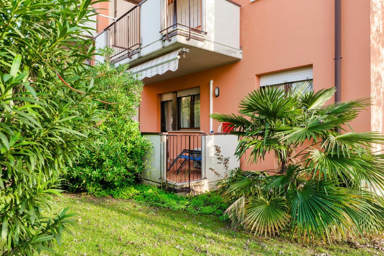 Apartment Angelica - Piano Terra Con Terrazza, Piscina E Garage Sirmione