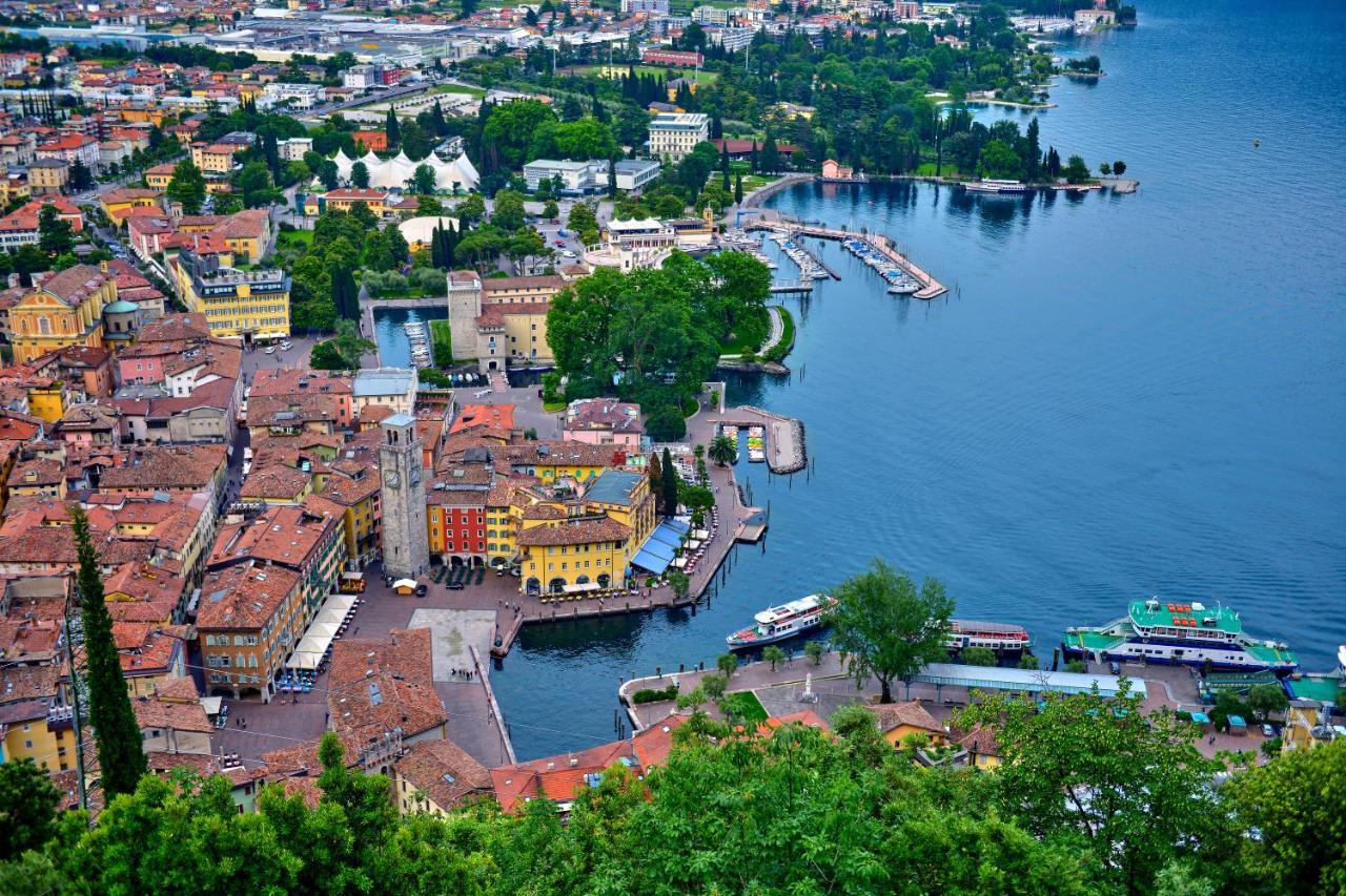 Lella Front Beach Garda Lake *