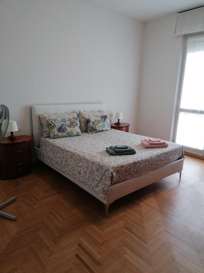 Casa Rosy - Con Terrazza A 2 Passi Dal Lago *