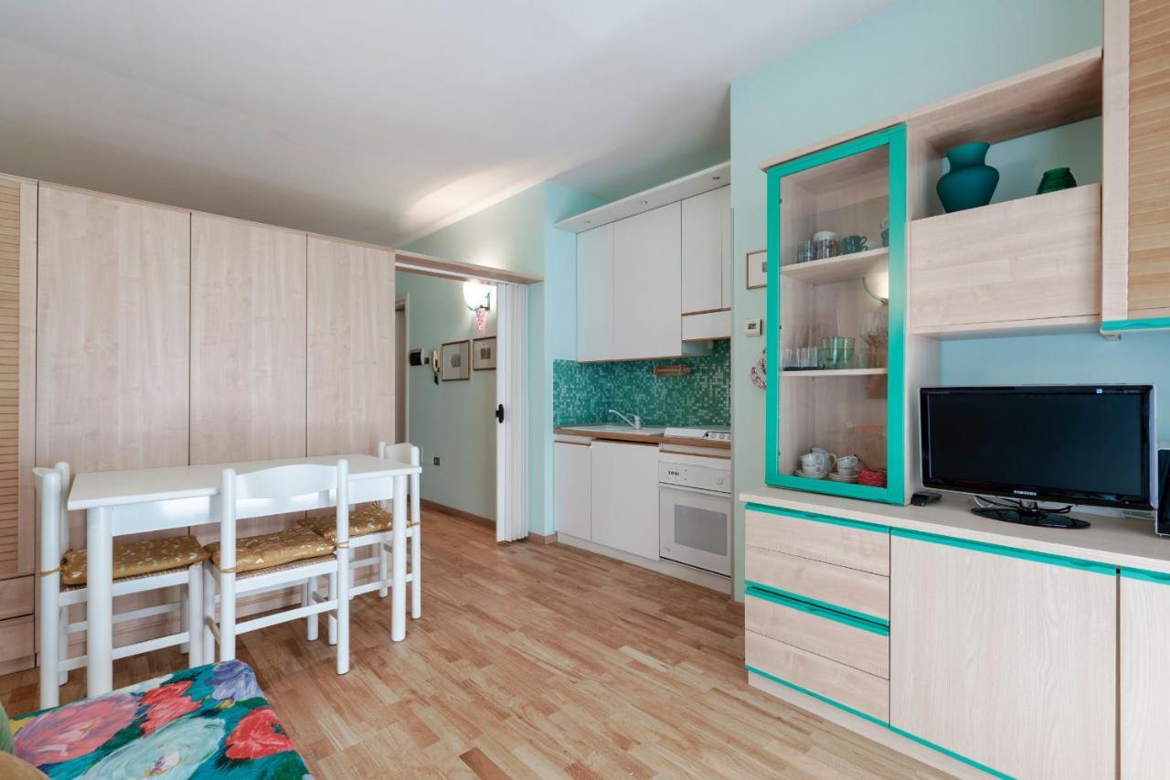 Azzurra - Monolocale Con Piscina E Wifi Huoneisto Sirmione