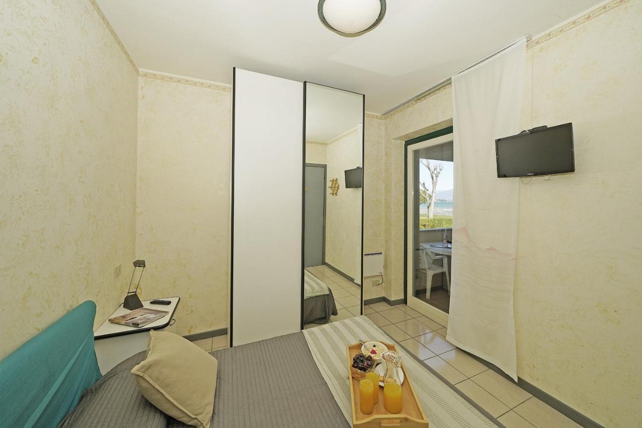 Apartment Il Porticciolo P1-12 By Wonderful Italy