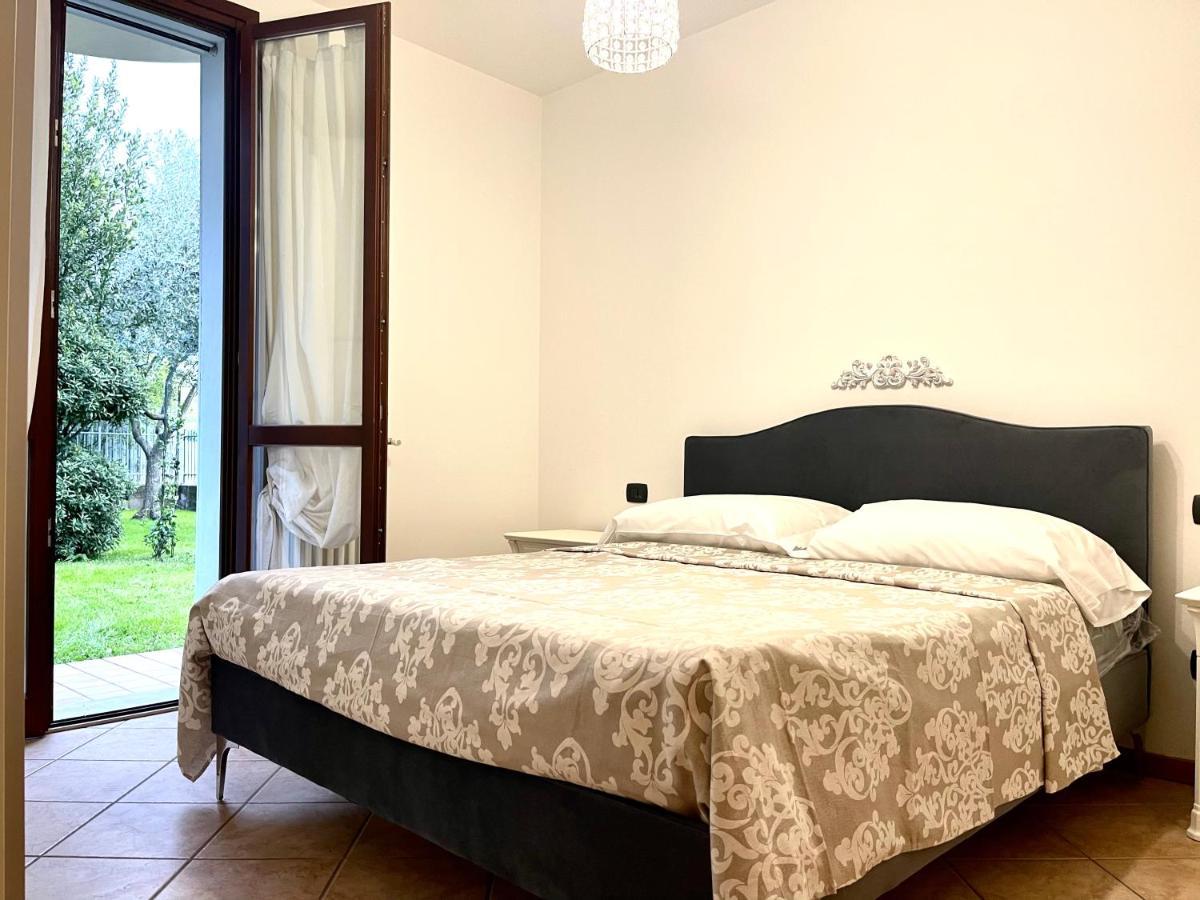 Dimora Di Charme Con Piscina E Giardino,vicina Apartment Sirmione