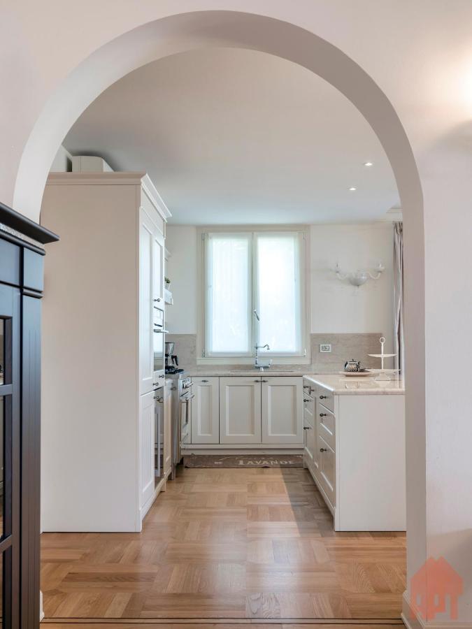 Villa Apt24 - Luxury Lakefront Onassis