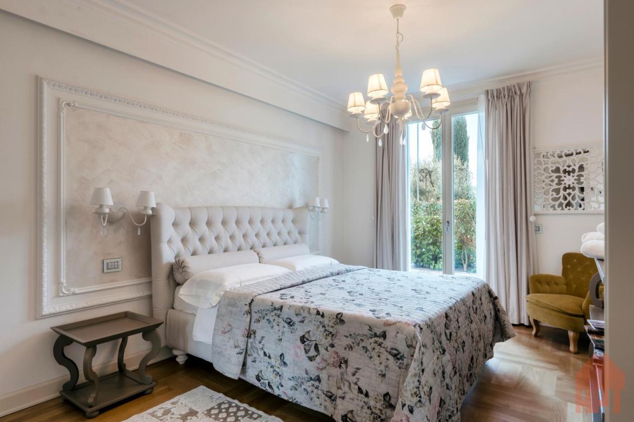 Biệt thự Apt24 - Luxury Lakefront Onassis *