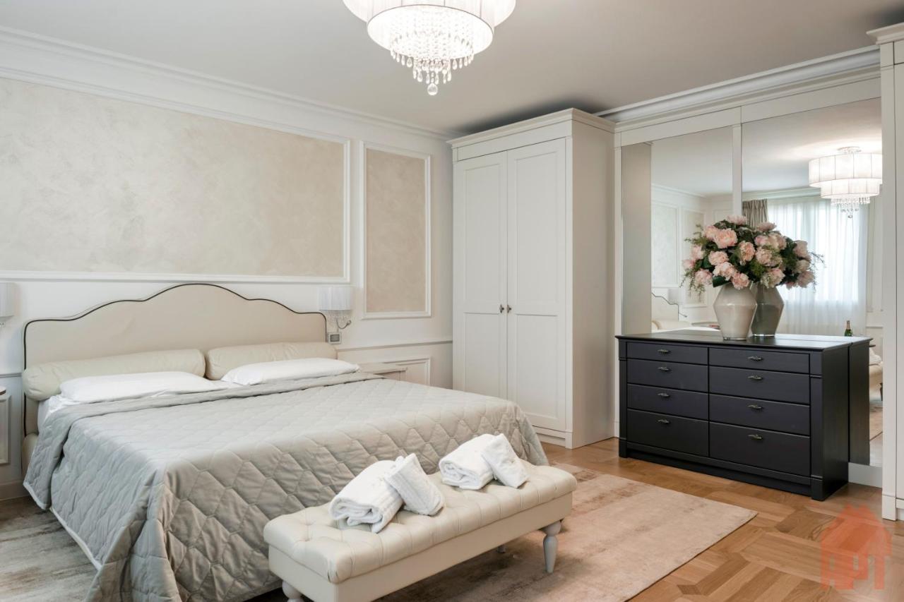 Apt24 - Luxury Lakefront Onassis Villa Sirmione