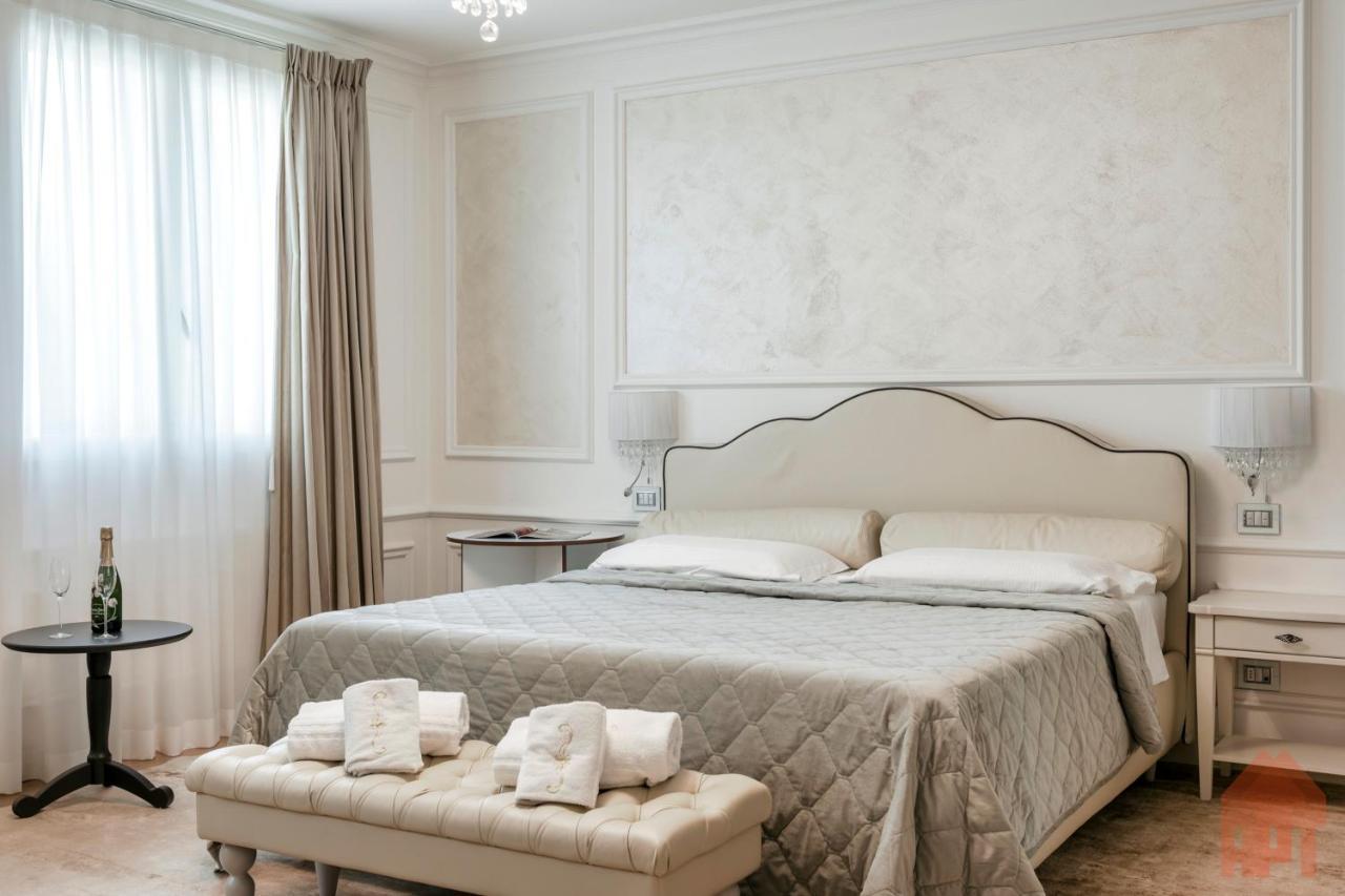 Apt24 - Luxury Lakefront Onassis Sirmione