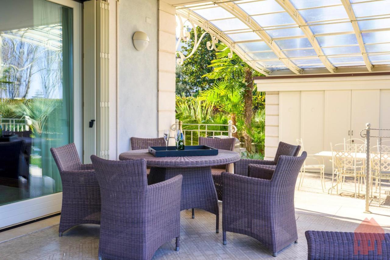 Apt24 - Luxury Lakefront Onassis *
