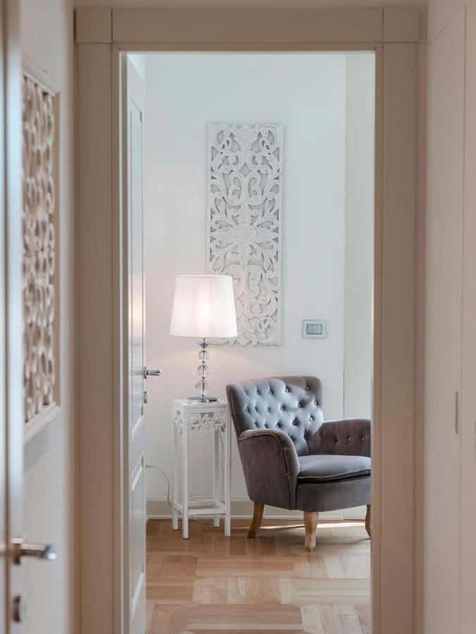 Apt24 - Luxury Lakefront Onassis