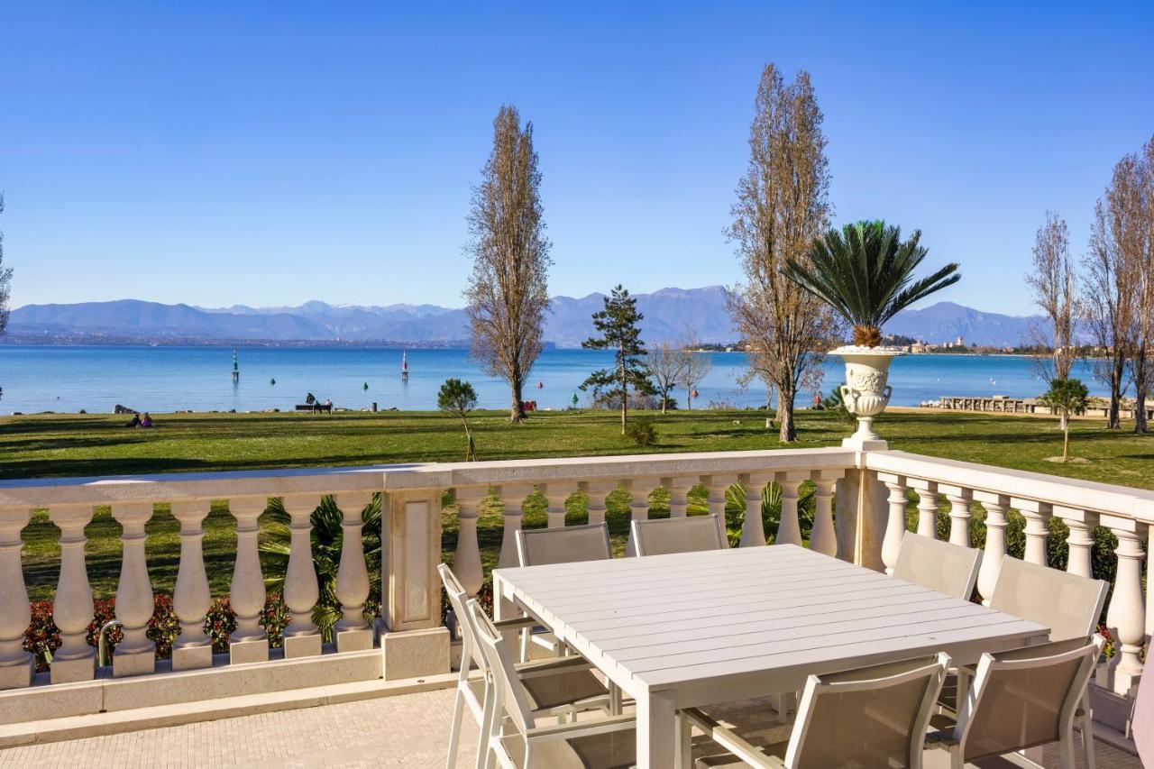 Biệt thự Apt24 - Luxury Lakefront Onassis