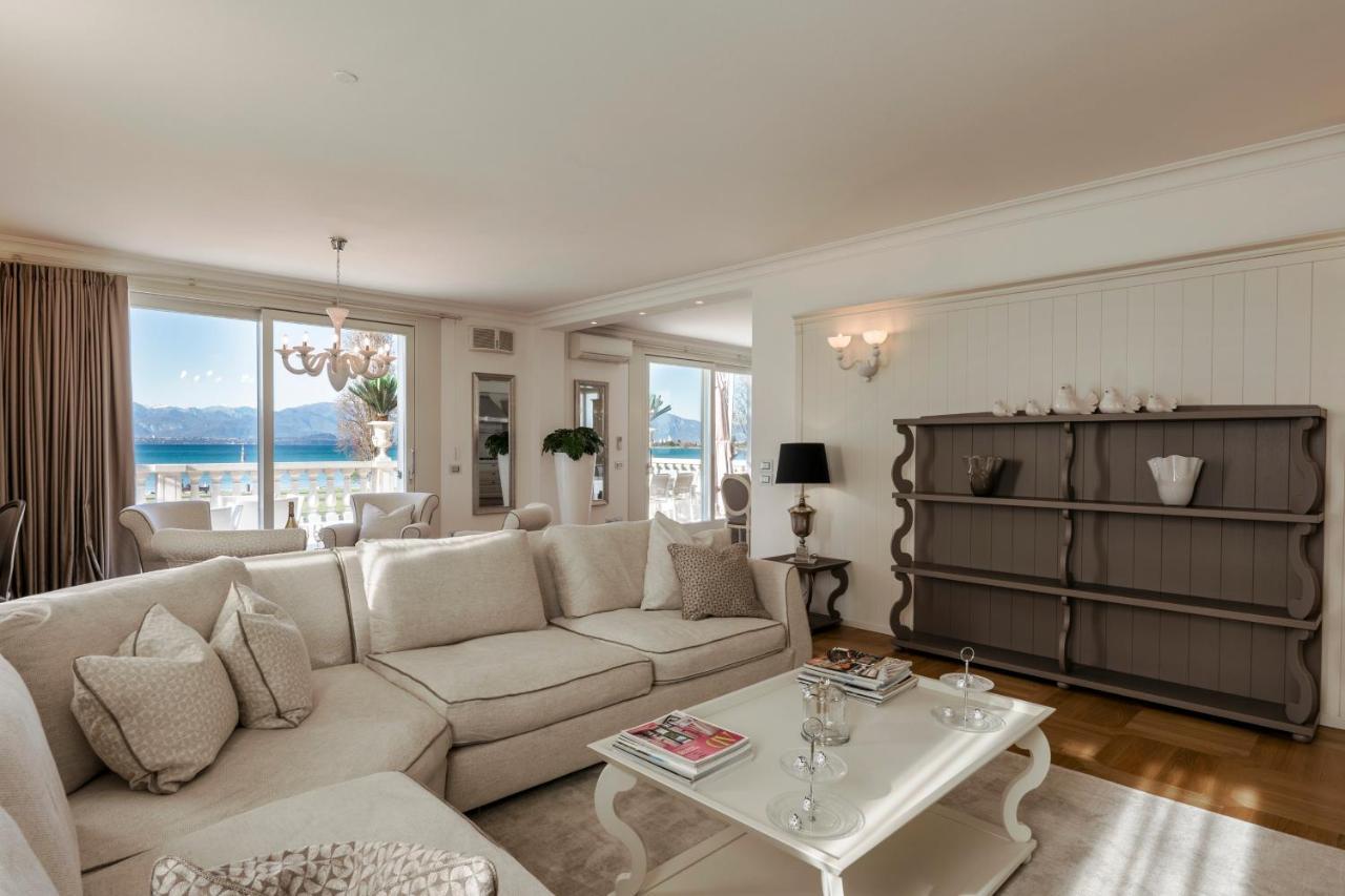 Apt24 - Luxury Lakefront Onassis Villa *