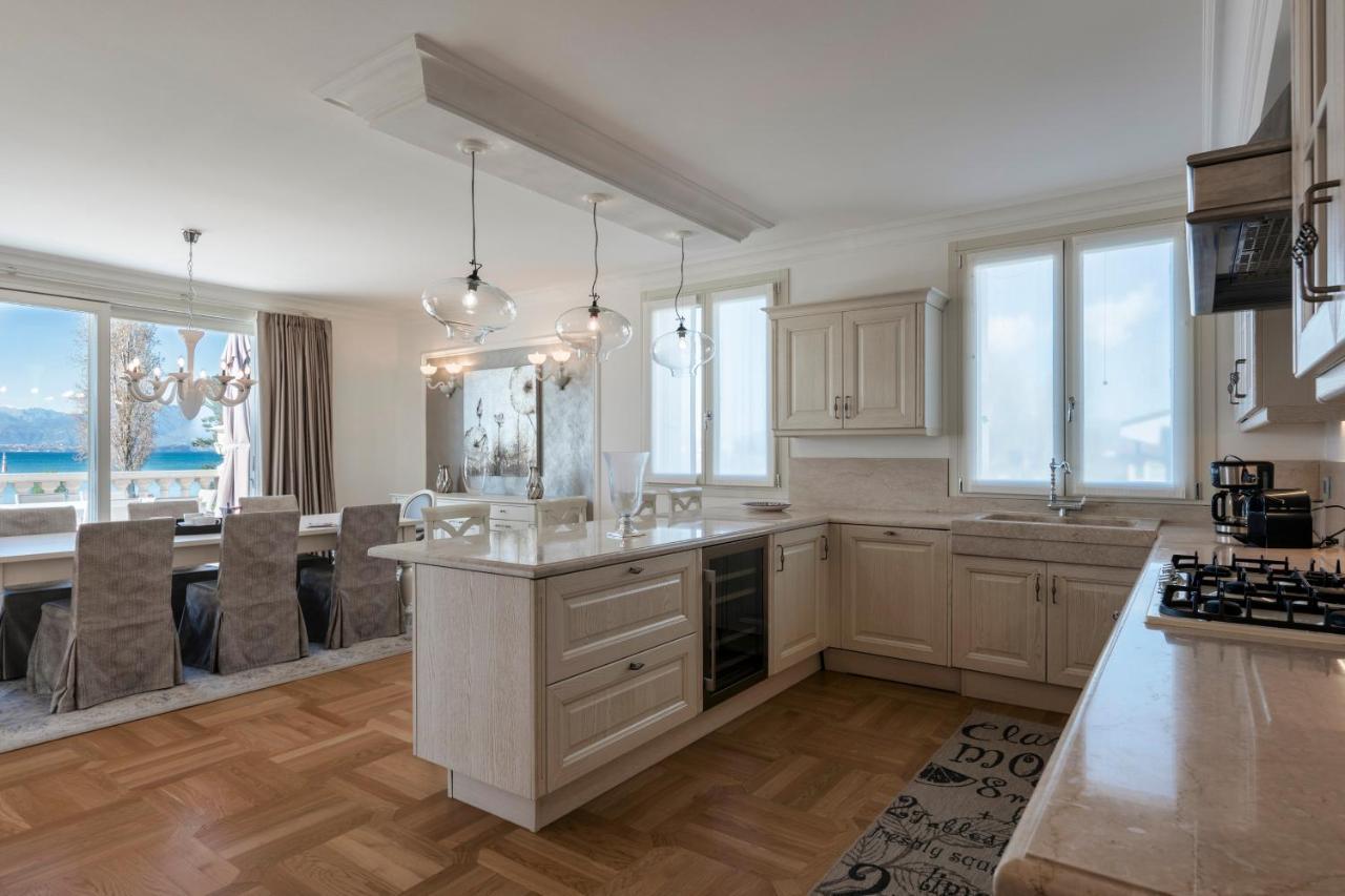 Apt24 - Luxury Lakefront Onassis *
