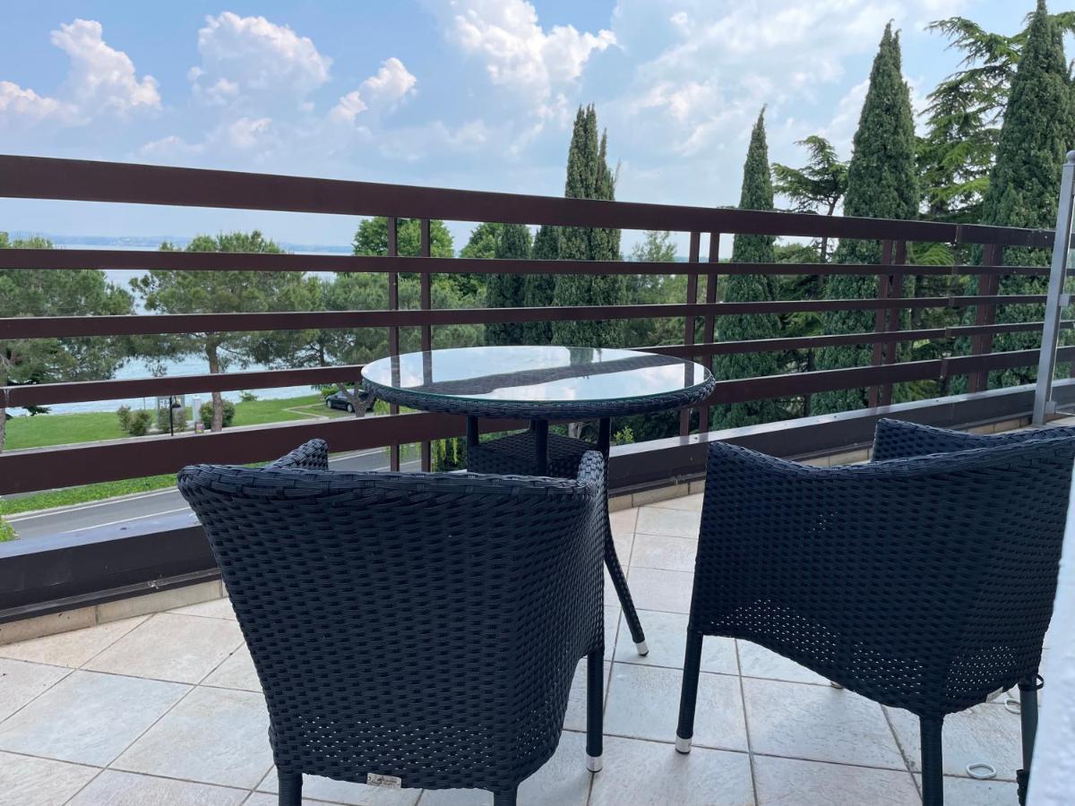 Alexandra Khách sạn hẻo lánh 3*