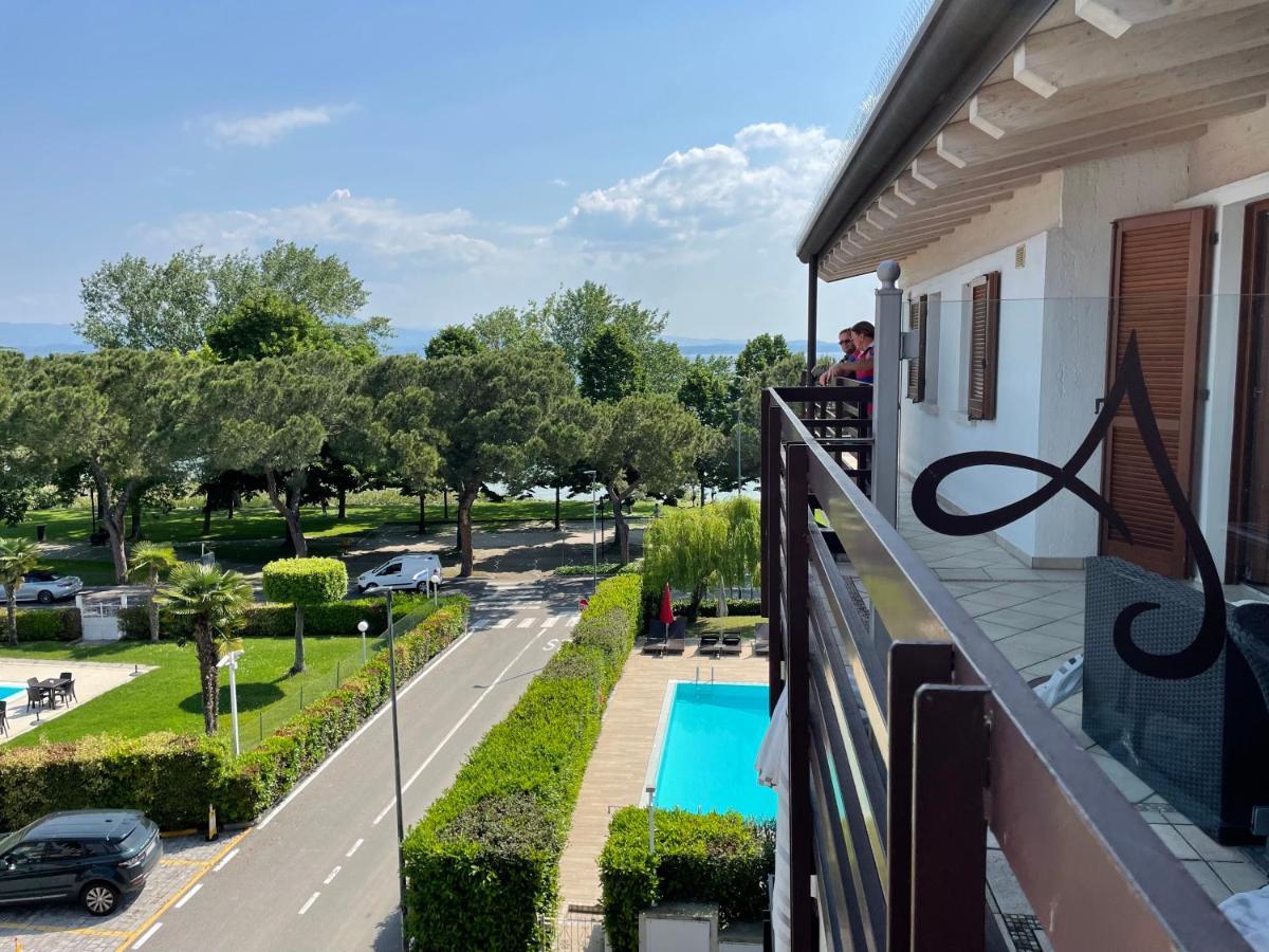 Alexandra Khách sạn hẻo lánh 3*