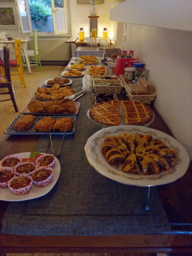 Vegan Meuble Adriana krevet i doručak *