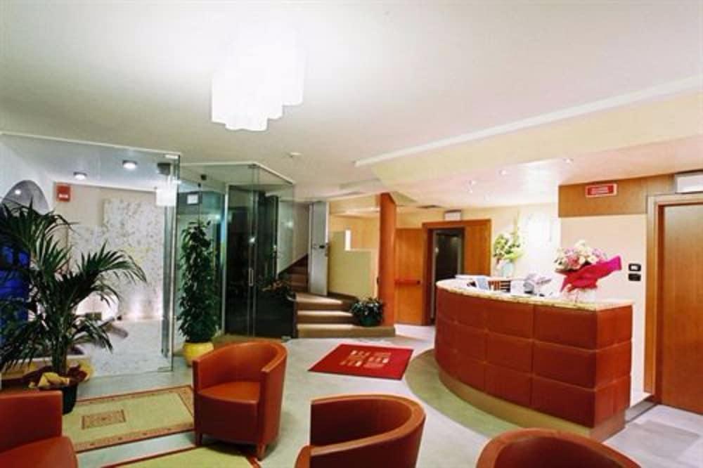 Mavino Hotel