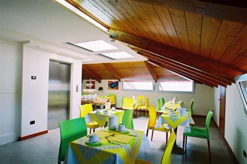 Hotel Mavino