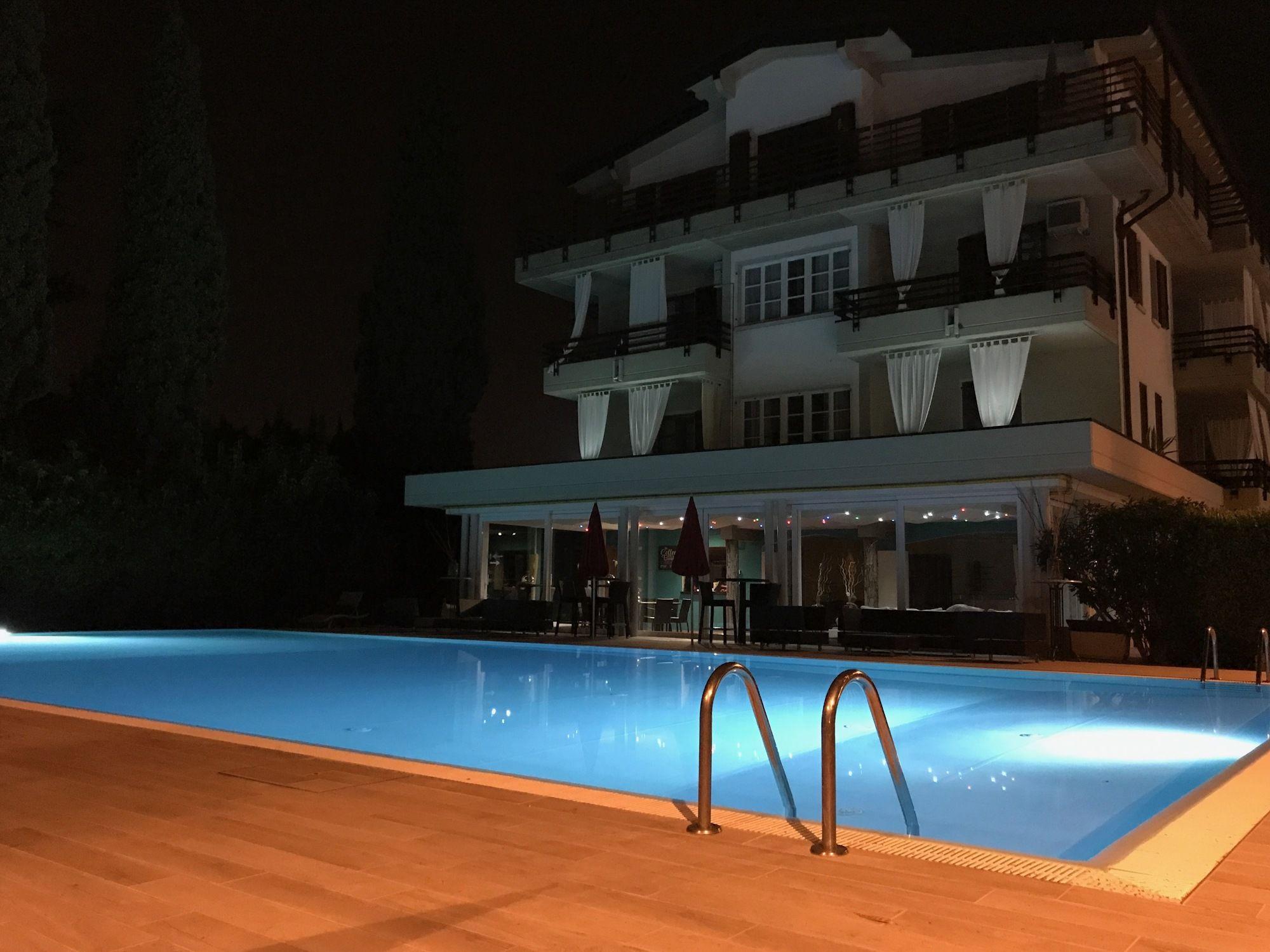 Alexandra Khách sạn hẻo lánh