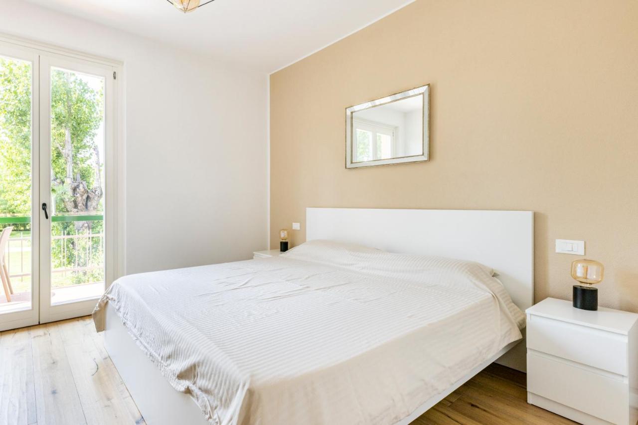 Trendy Aparment With Garage Right By The Apartment *