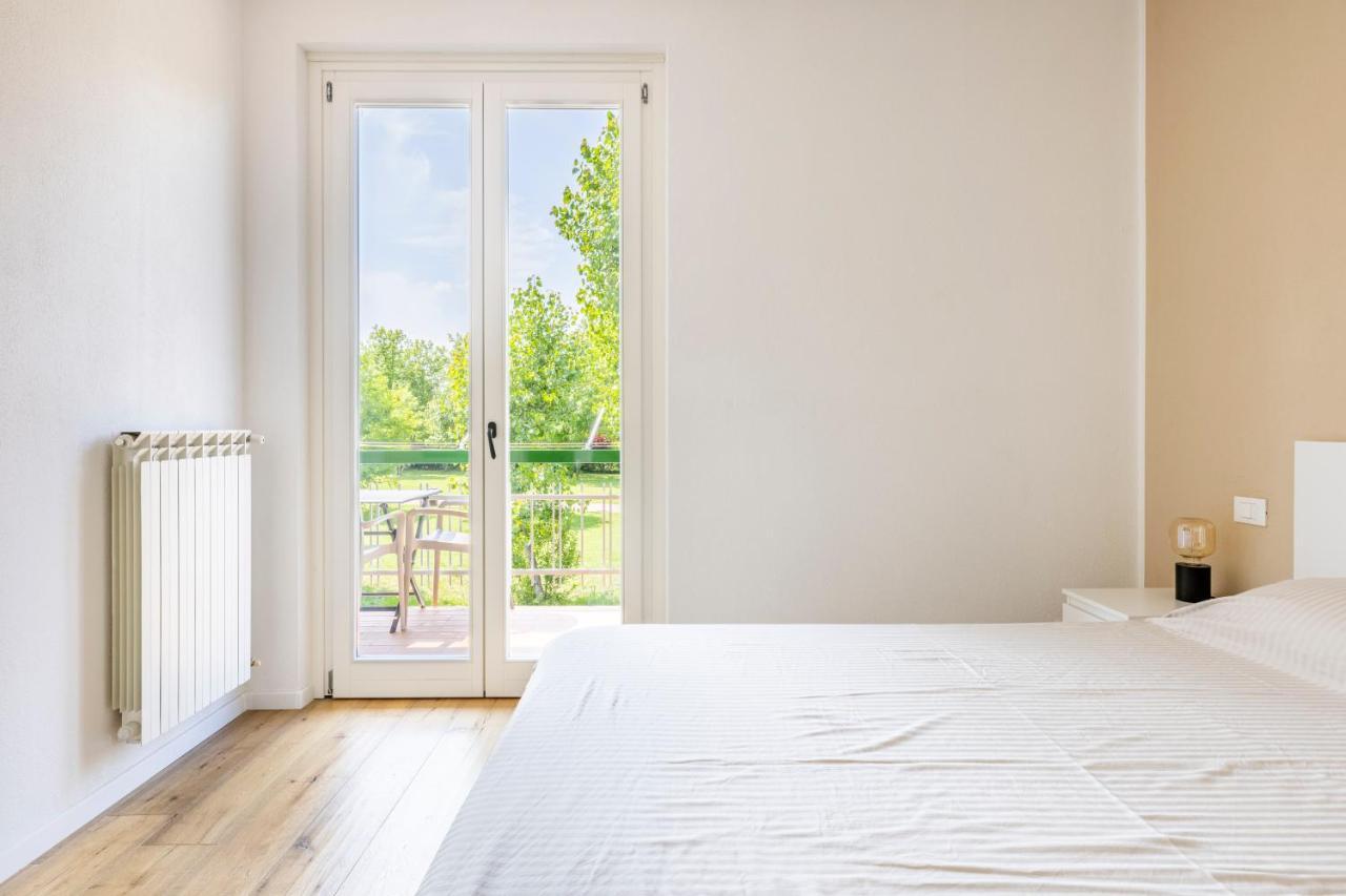 Trendy Aparment With Garage Right By The Apartment Sirmione