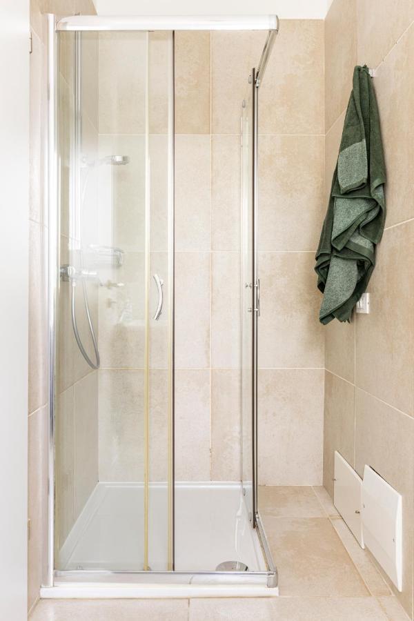 Apartment Trendy Aparment With Garage Right By The Sirmione