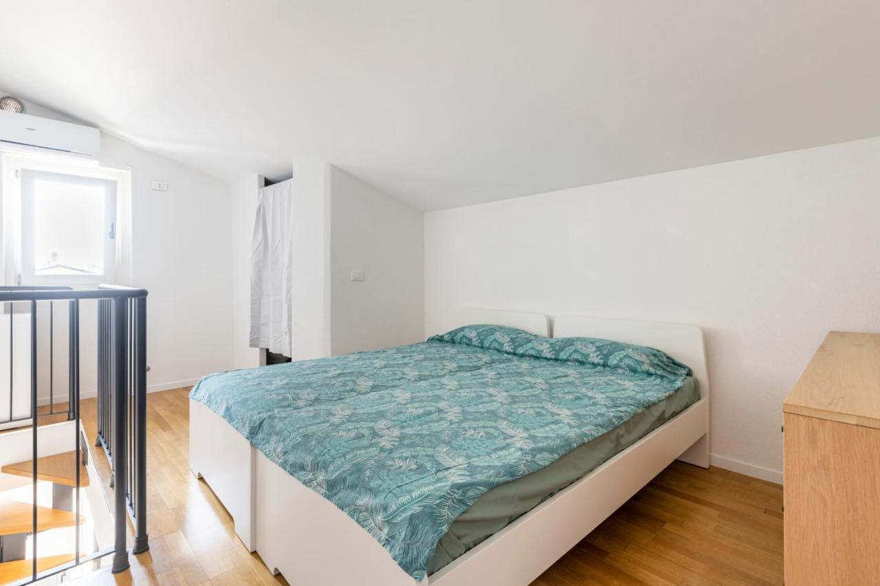 Apartment Trendy Aparment With Garage Right By The