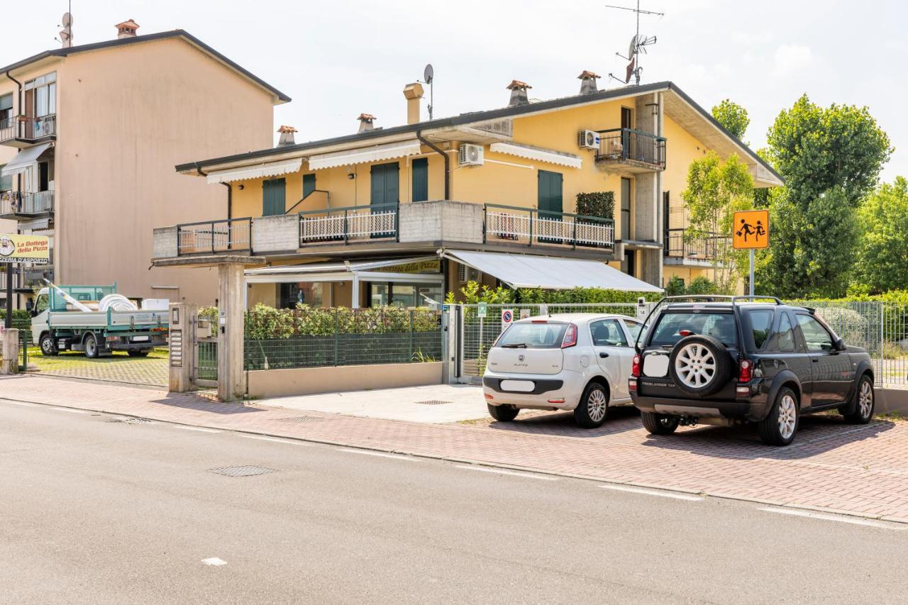 Trendy Aparment With Garage Right By The Apartment Sirmione