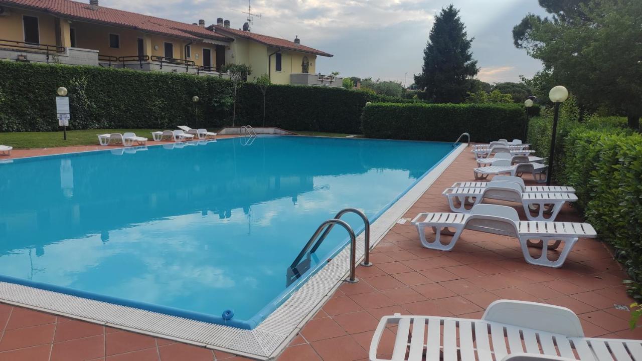 Vista Lago Con Piscina Casa vacanze