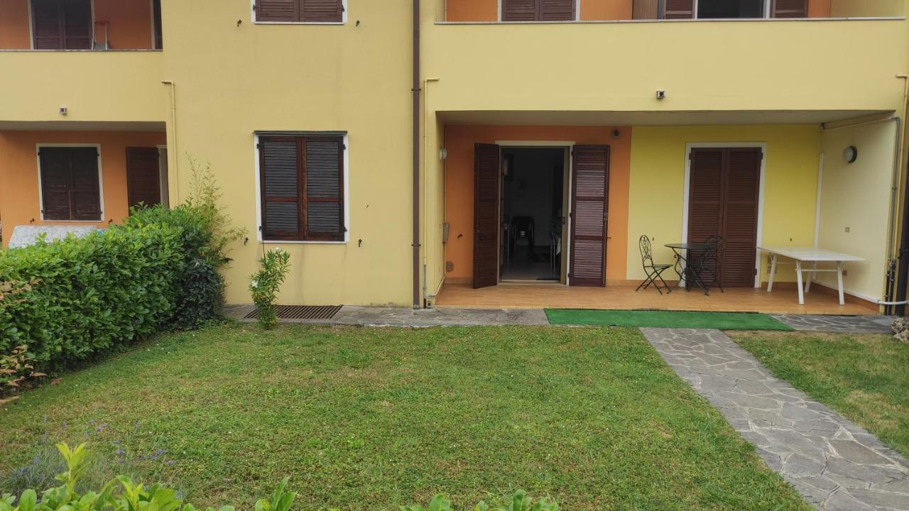 Vista Lago Con Piscina Casa vacanze *