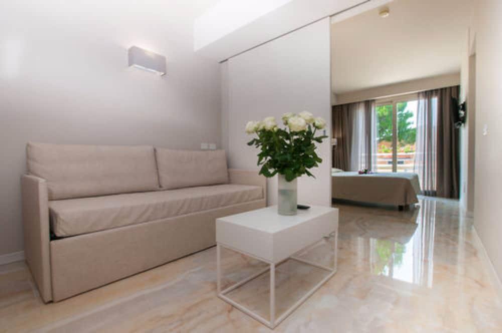 Du Parc Khách sạn 4*