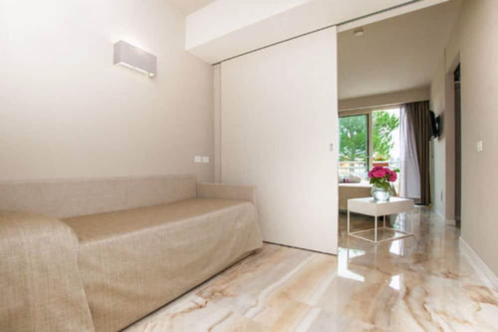 Khách sạn Du Parc 4*