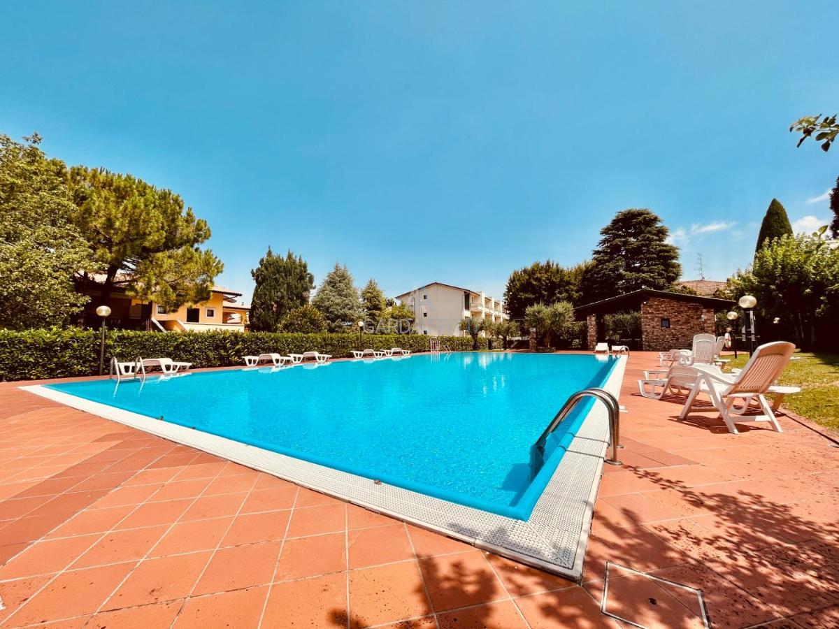 Mercury - Vista Con Piscina * Sirmione