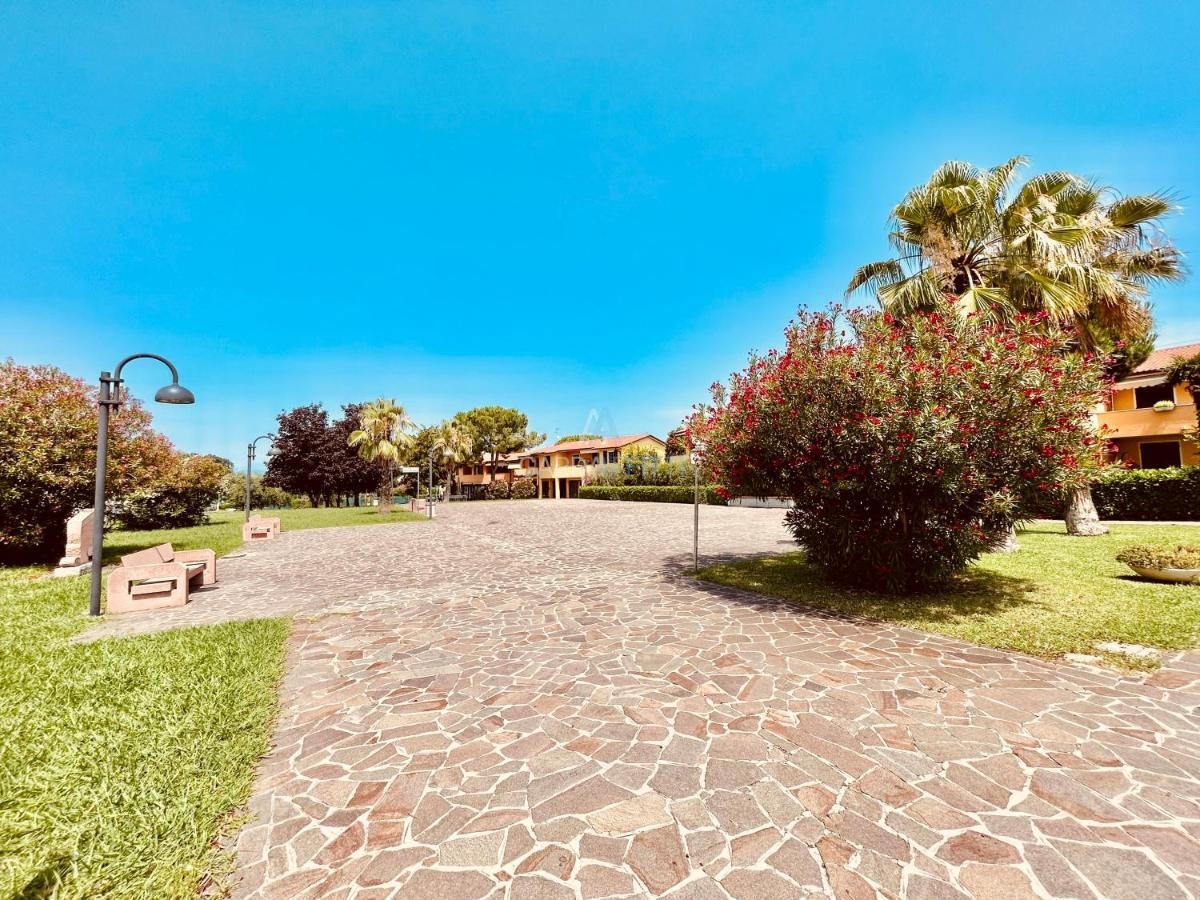 Mercury - Vista Con Piscina Sirmione