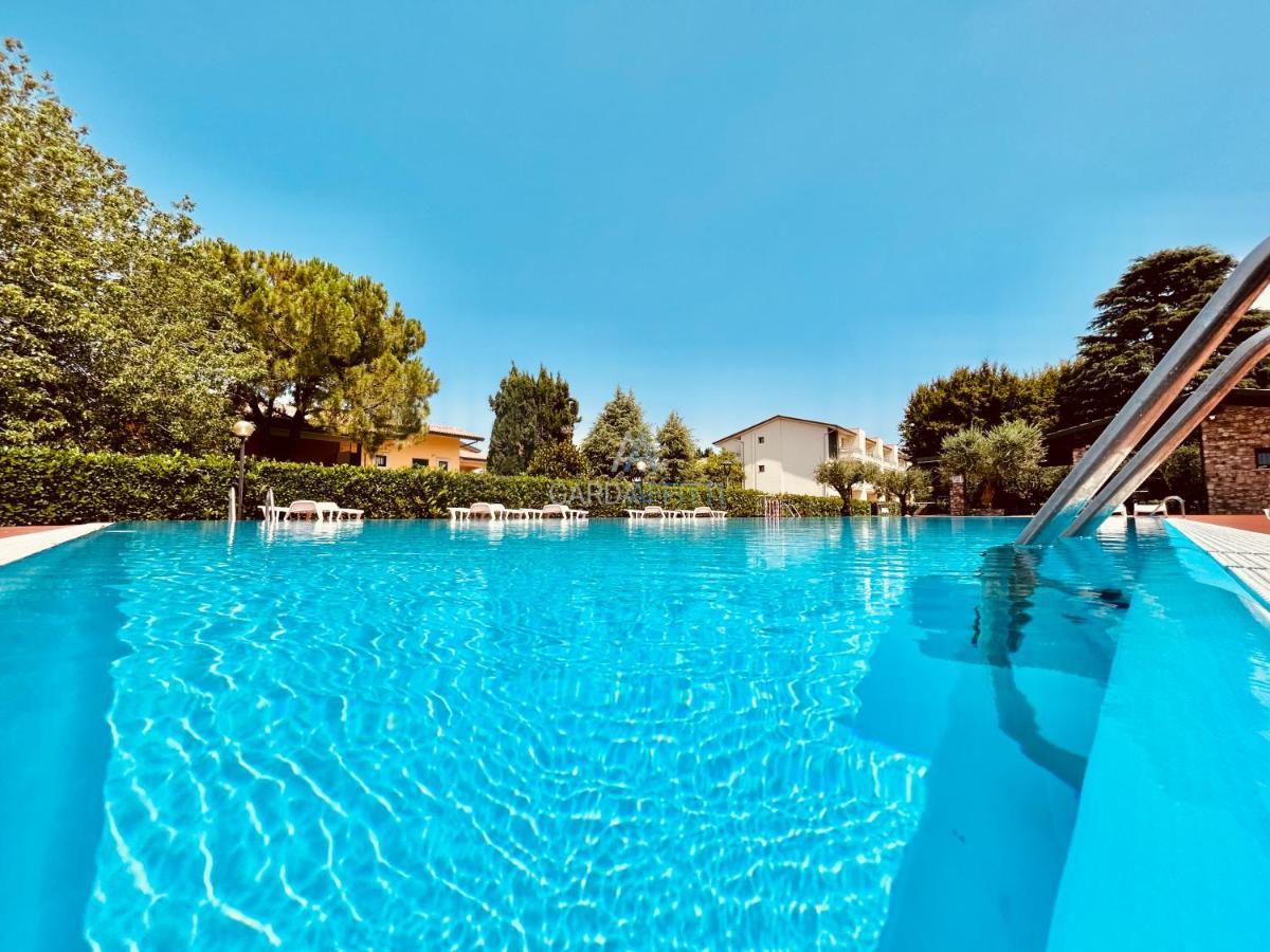 Mercury - Vista Con Piscina * Sirmione