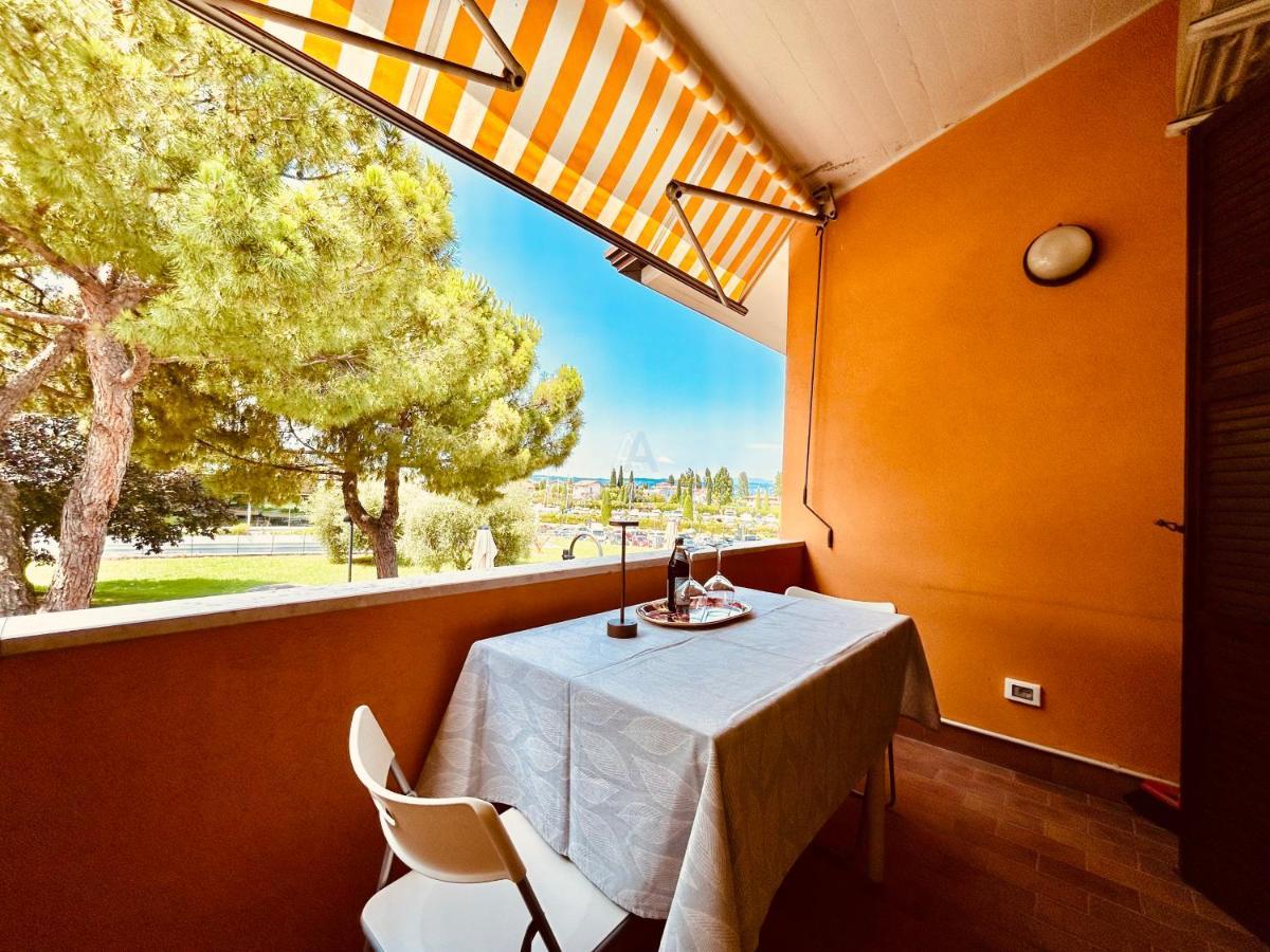 Mercury - Vista Con Piscina Apartment Sirmione