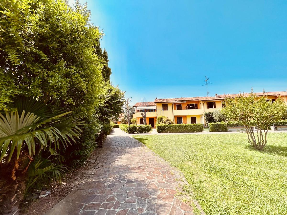 Mercury - Vista Con Piscina Apartment Sirmione