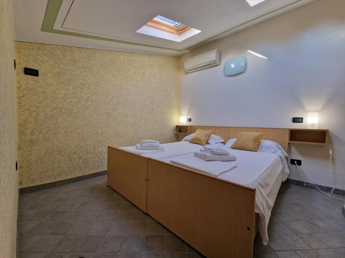 Apartment Casa Vittoria Punta Gro Con Piscina