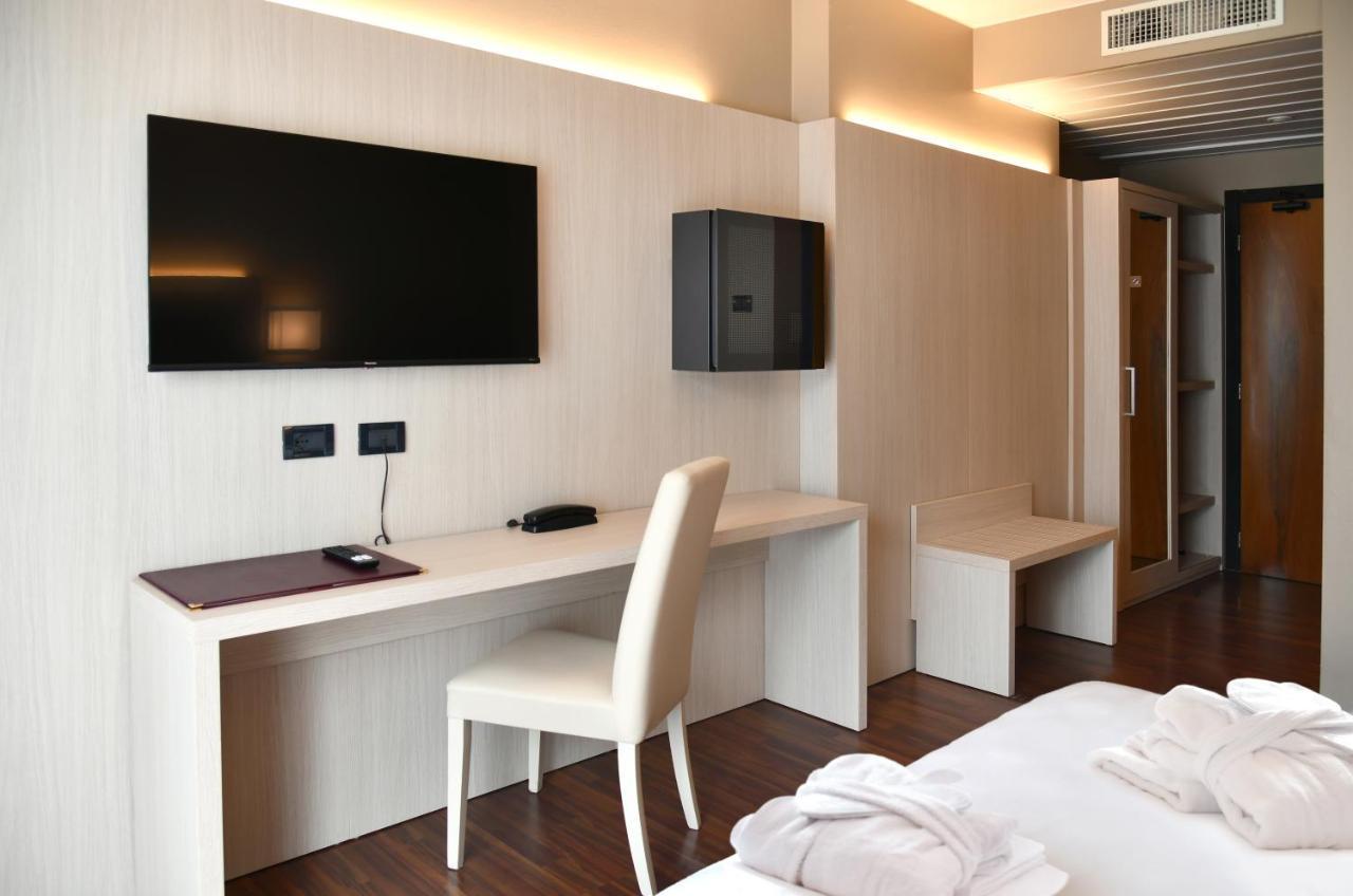 Hotel Yachting Mistral 3*