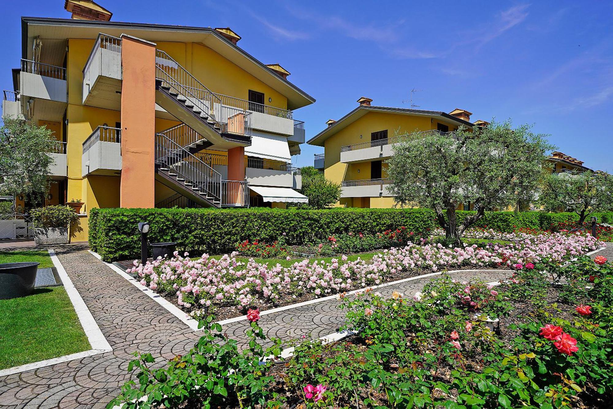Villaggio Dei Fiori - Viola - Gardagate *
