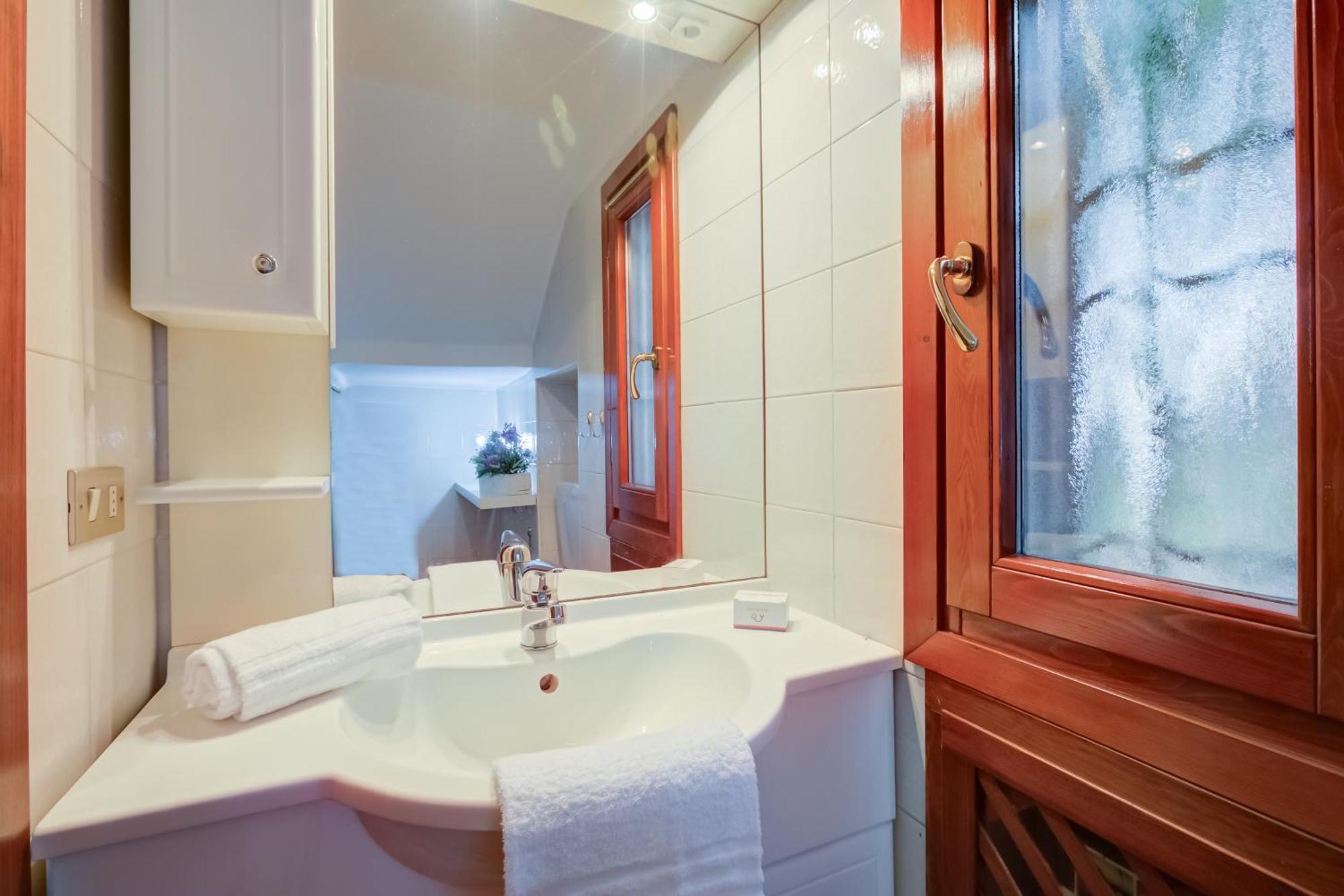 Oasi With Private Pool - Happy