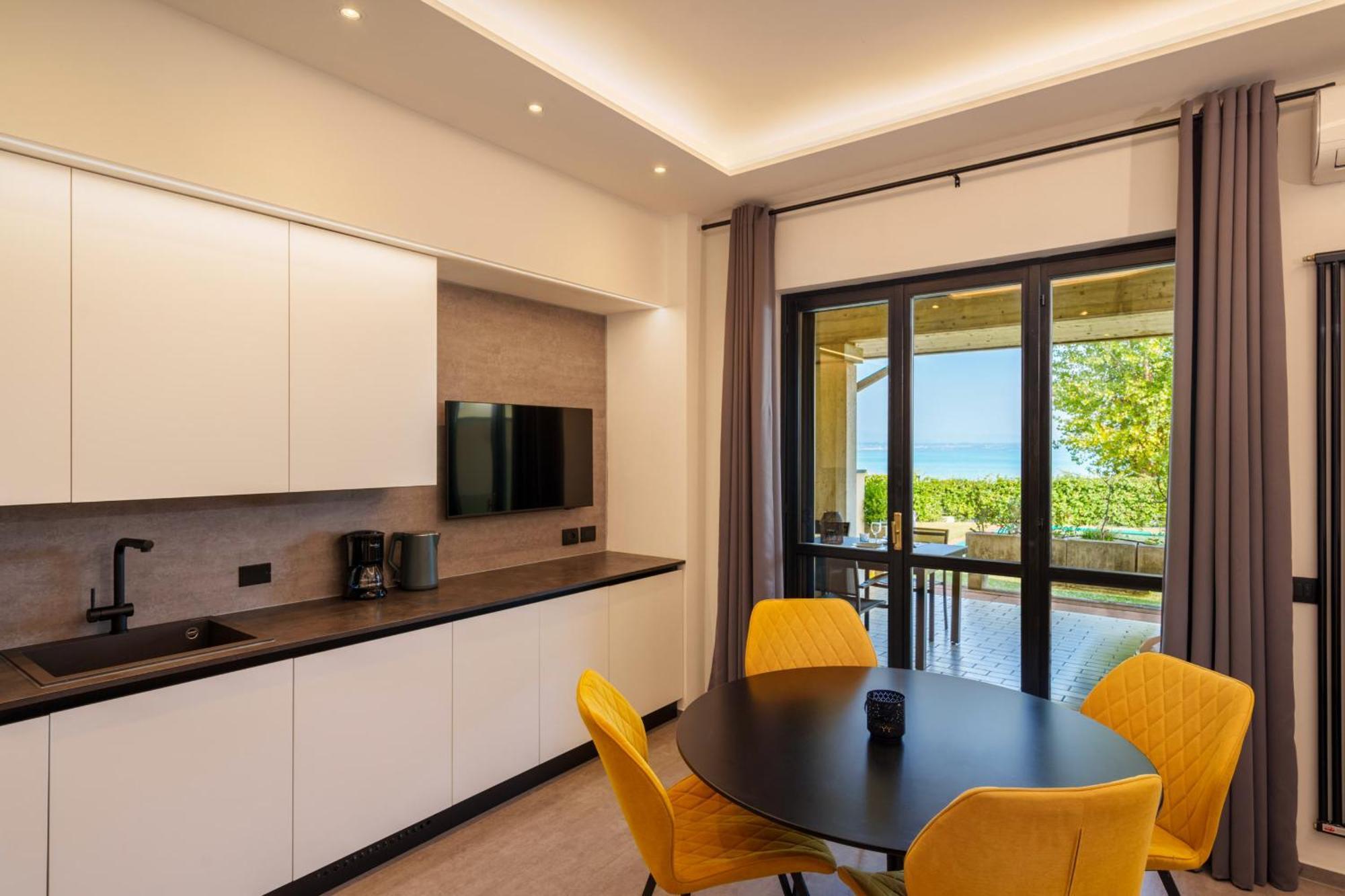 Lakeview Primea