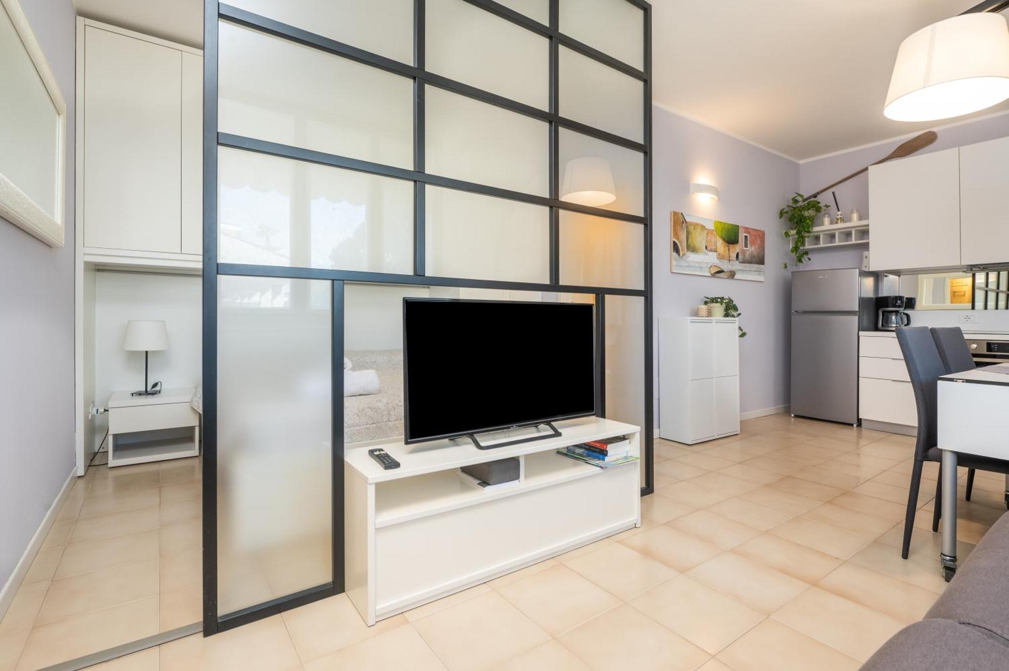Casa Lugana 9 - Monolocale Con Piscina Fronte Sirmione
